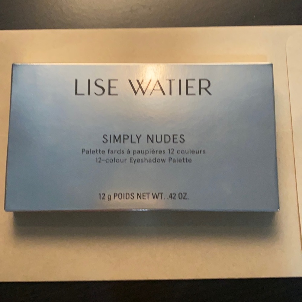 Lise Watier 12 colour eyeshadow